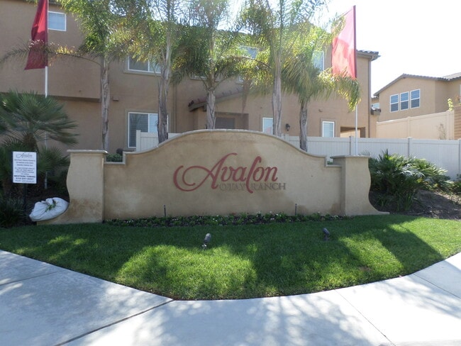 Building Photo - Beautiful 2 bedroom 2 bath town home @ Ava...