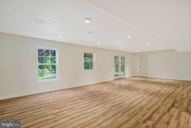 Building Photo - 9112 Granite Ct
