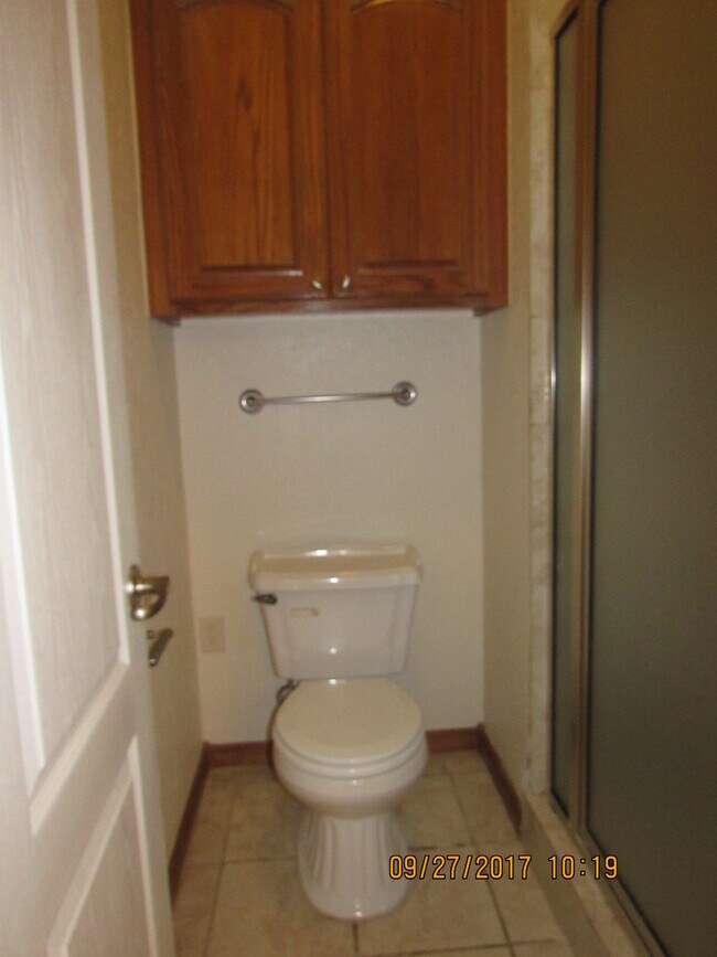 Building Photo - TWO STORY HOME LOCATED IN THE SILVER CREEK...