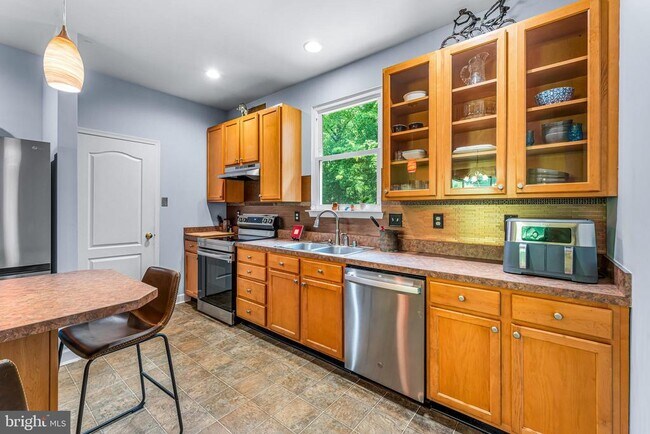 Building Photo - 10870 Hammond Dr