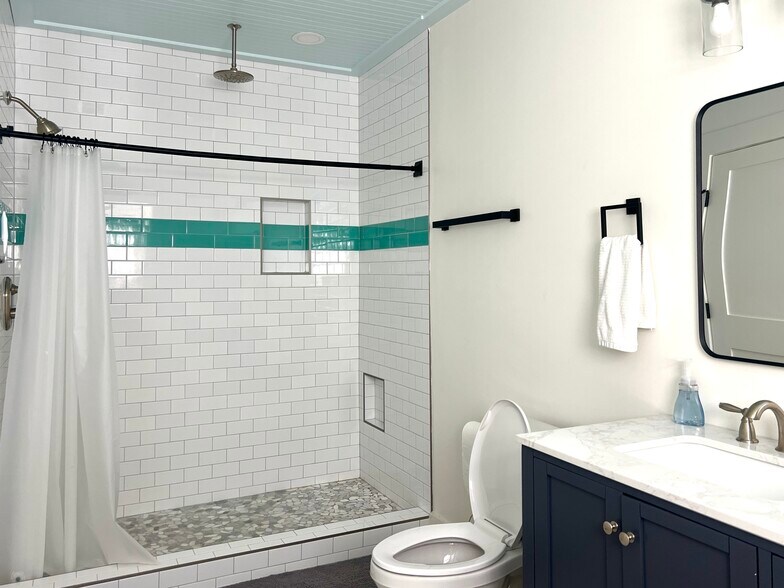 Building Photo - 201 Lovell Ave