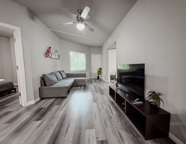Primary Photo - Furnished Room in West Campus – Walk to UT