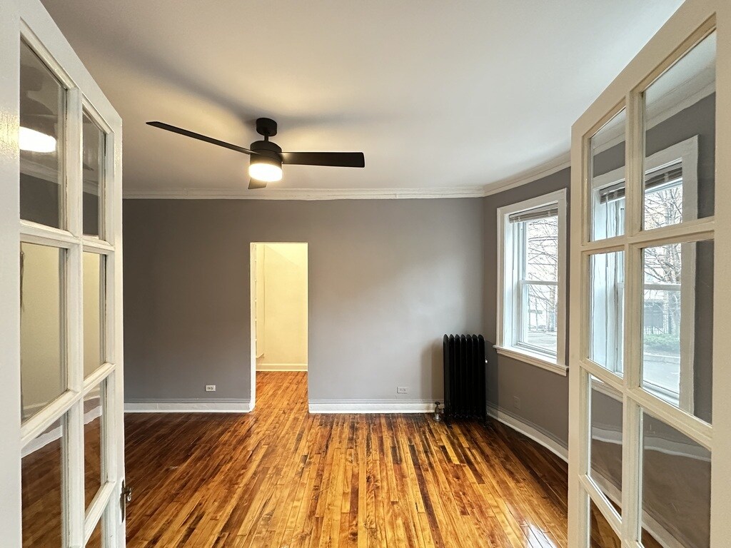 Building Photo - 5516 N Kenmore Ave