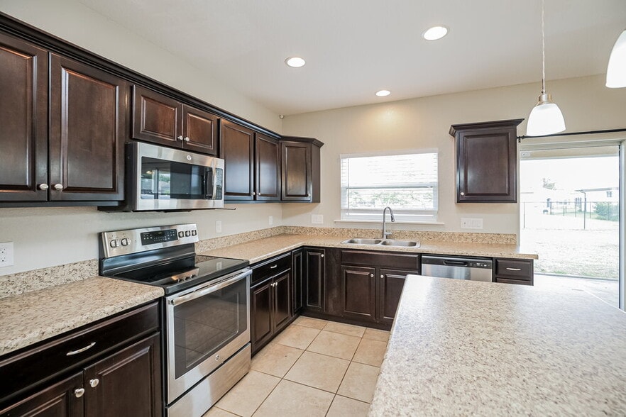 Building Photo - 1519 SW 20th Ave