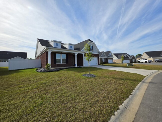 Building Photo - 3360 Rustic Dr