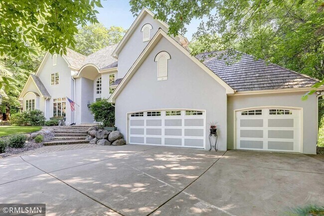 Building Photo - 14888 Pondview Cir