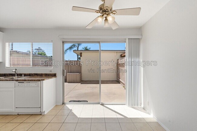 Building Photo - 3550 Sandpiper Pl