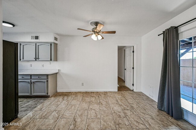 Building Photo - 2610 E Obregon St