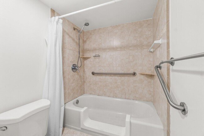 Building Photo - 3014 SW 21st Terrace