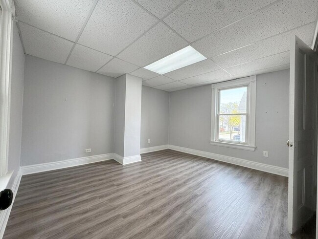 Building Photo - 514 6th St