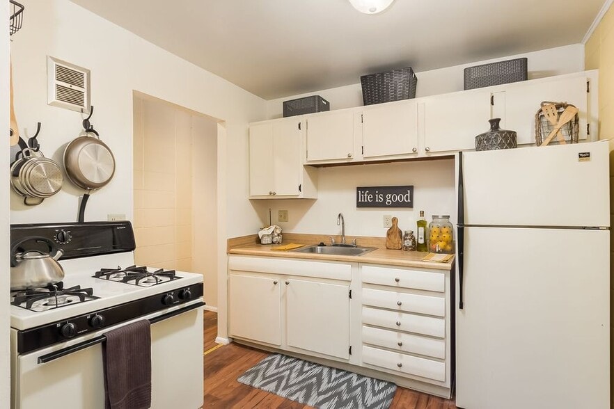 Building Photo - Avalon Place