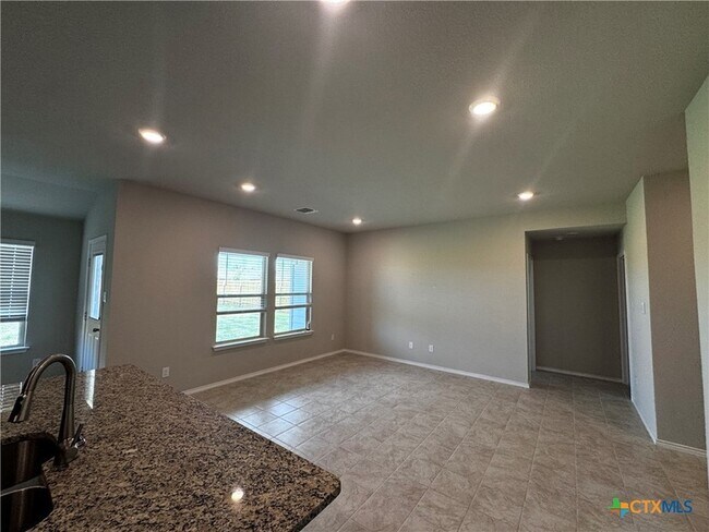 Building Photo - 1010 Prairie Clover Rd