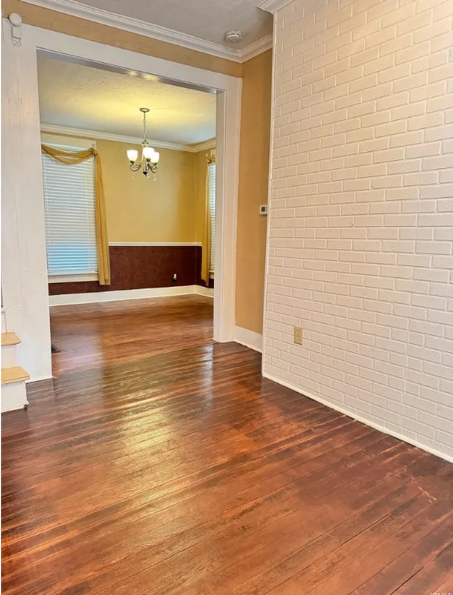Building Photo - 2 Bedroom Single Family Home - 3 MONTH LEA...