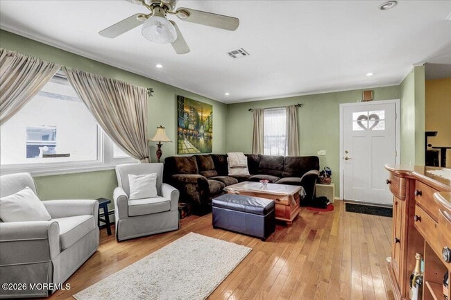 Building Photo - 53 Chesterfield Ln