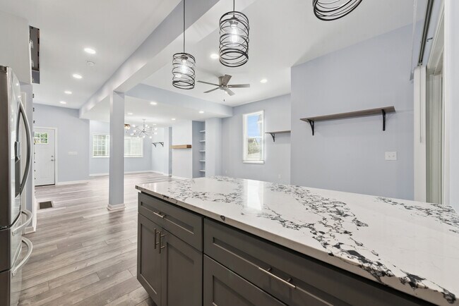 Building Photo - 305 N Graham**