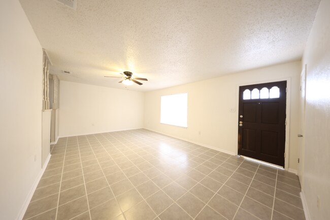 Building Photo - 1008 S 31st St