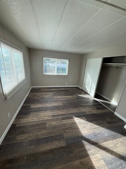 Building Photo - 4303 E Wintergreen Rd