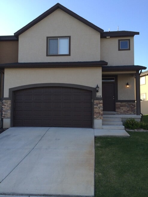 Building Photo - 2576 Cottonwood Dr