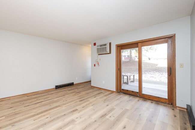 Building Photo - 603 Bakertown Dr