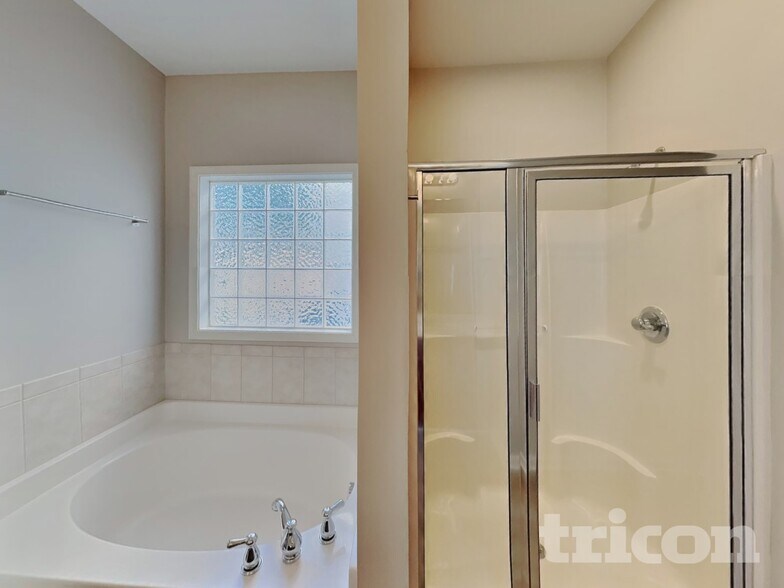 Building Photo - 3152 Landing Falls Ln