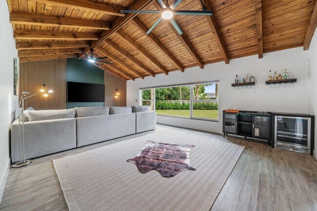 Building Photo - 12192 Branding Iron Ct