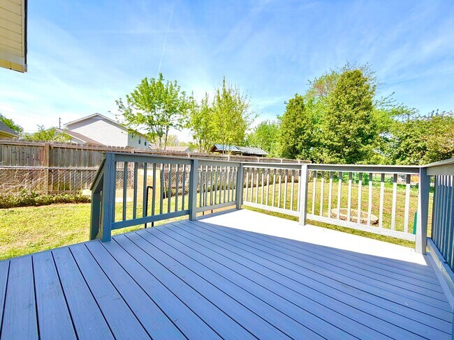 Building Photo - 1215 Marla Dr