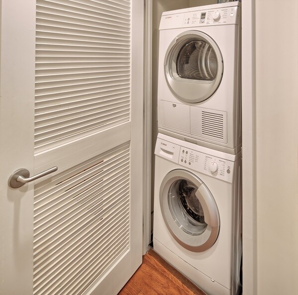 Building Photo - 1125 Maxwell Ln