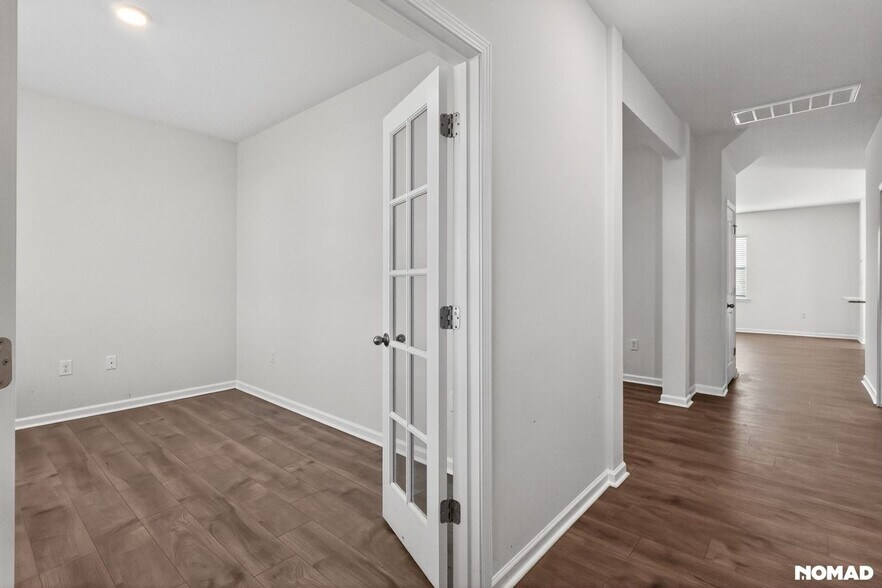 Building Photo - 504 Crux Rd