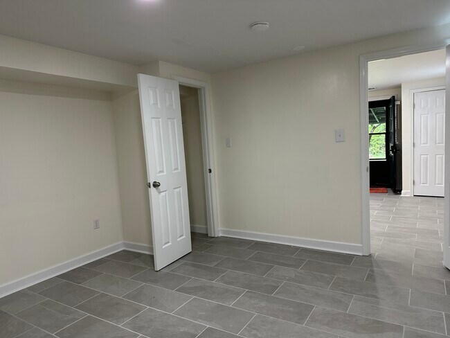 Building Photo - 8406 Spruce Hill Dr