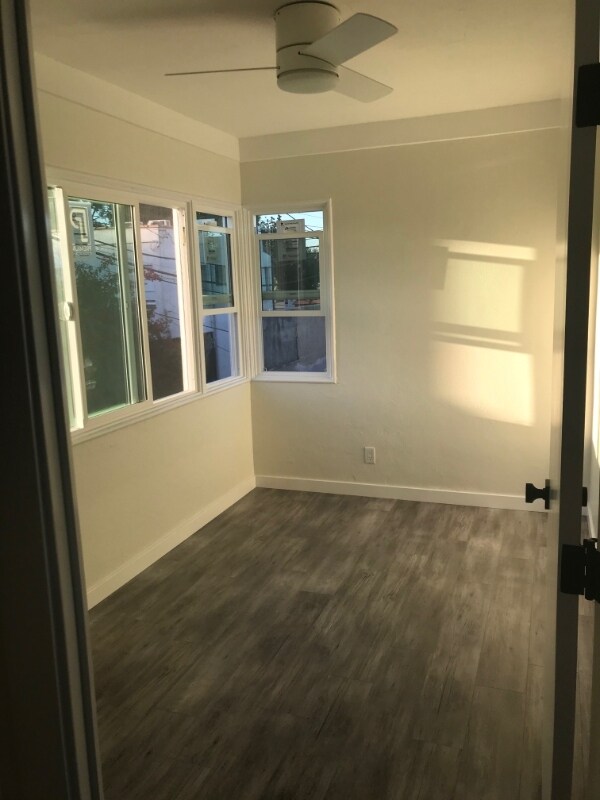 Building Photo - 3759 Lewis Ave