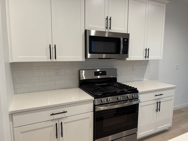 Building Photo - Modern Townhouse for Rent in Desirable Star - 3 Bedroom and 2.5 Bathroom