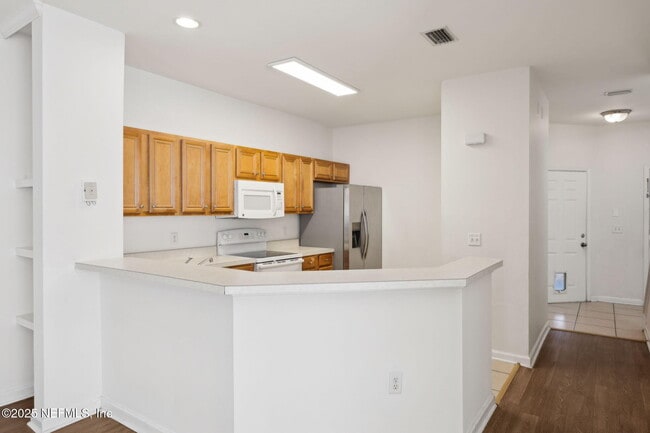 Building Photo - 3750 Silver Bluff Blvd