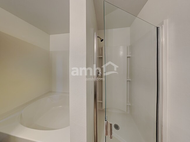 Building Photo - 42 Larkspur Dr