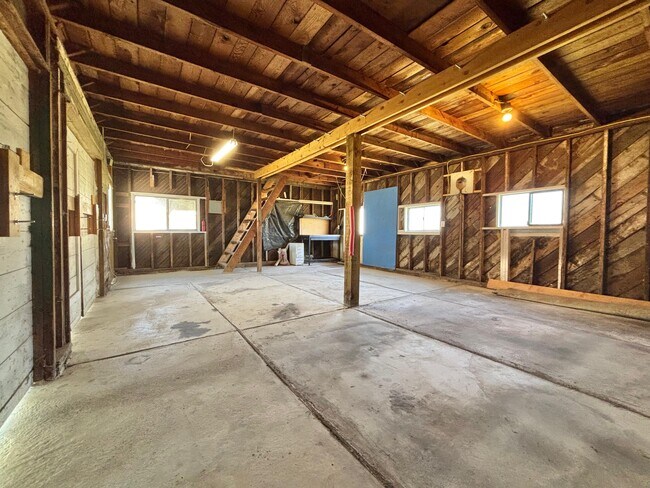 Building Photo - 4216 E Princeton Ave