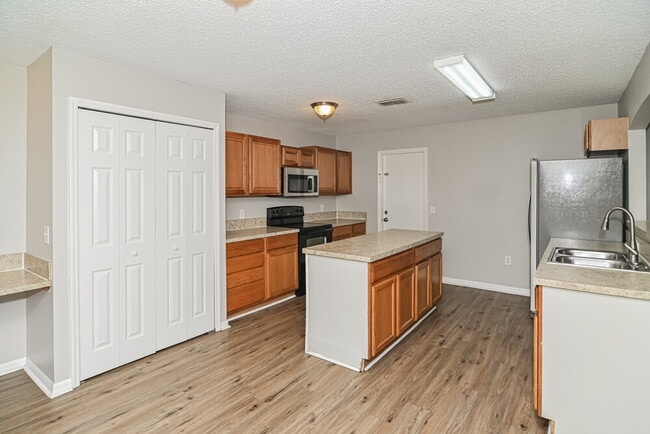 Building Photo - 4459 Marsh Hawk Dr S