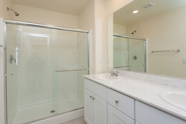 Building Photo - 8981 Quail Fls Dr