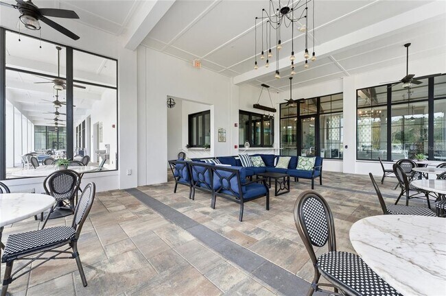 Building Photo - 6594 Leo Ln