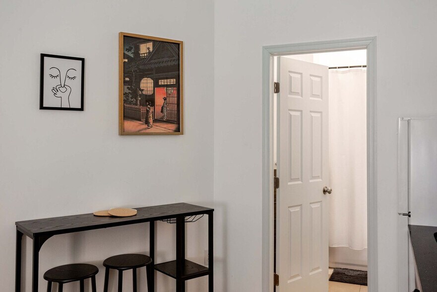 Building Photo - 1384 Ridge Ave