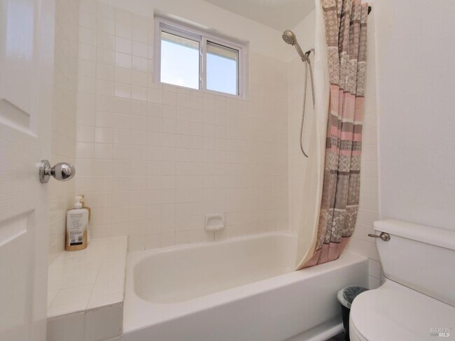 Building Photo - 3500 Crownridge Dr