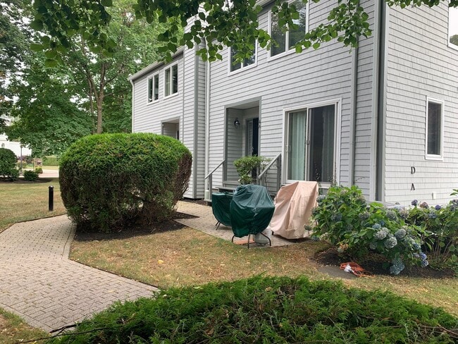 Building Photo - 421 Bellevue Ave