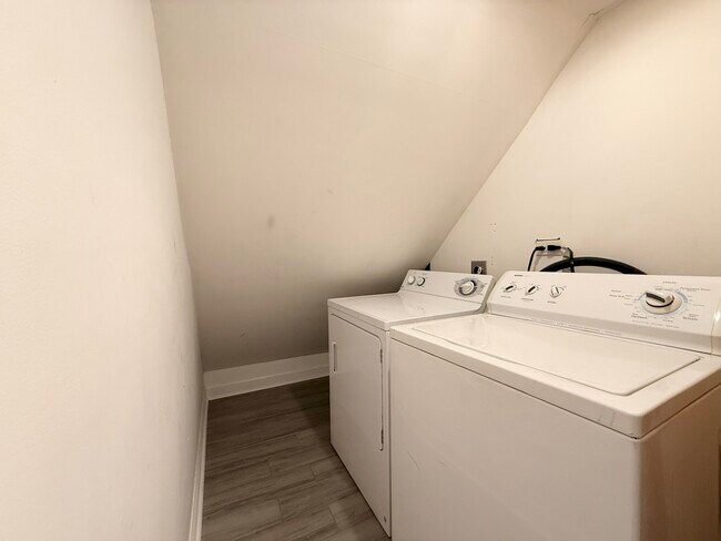 Building Photo - 2608 W Fullerton Ave