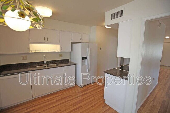 Building Photo - 9859 W Emberwood Dr