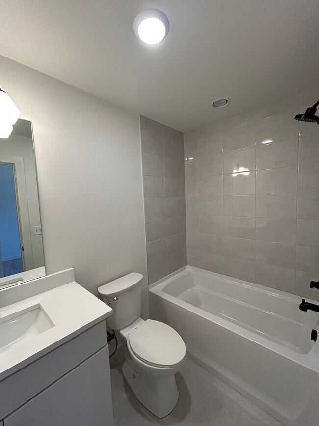 Building Photo - Amazing New Construction in North Nashville!