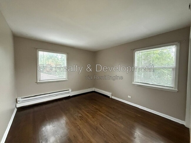 Building Photo - 233 Uteg St