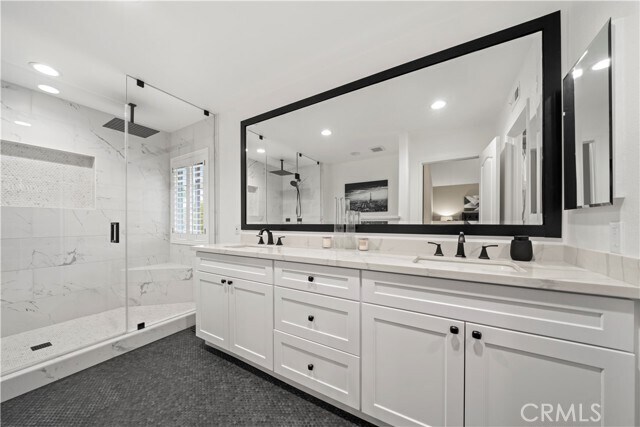 Building Photo - 28470 Rodgers Dr