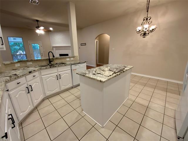Building Photo - 15555 Appaloosa Dr