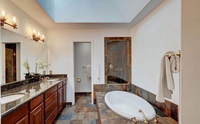 Building Photo - LUX 4BD, 3BA Genesee Mountain Home with 2-...