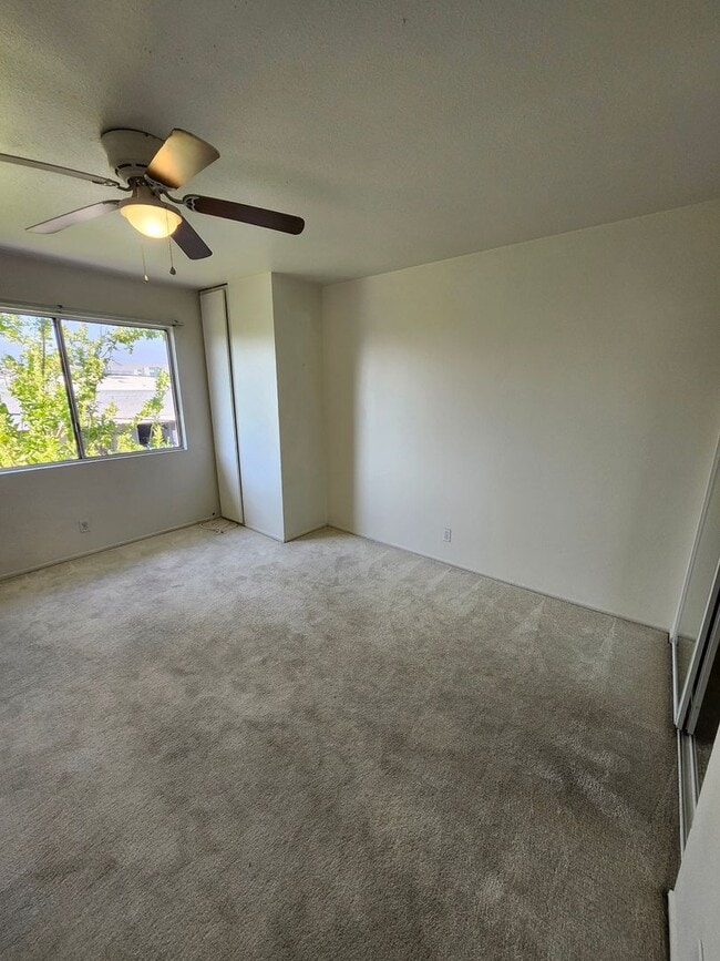 Building Photo - 3-Story Condo in West Covina