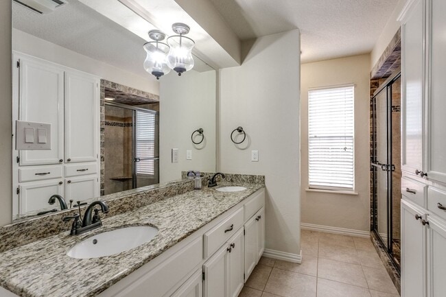 Building Photo - 1309 Fox Lake Ln