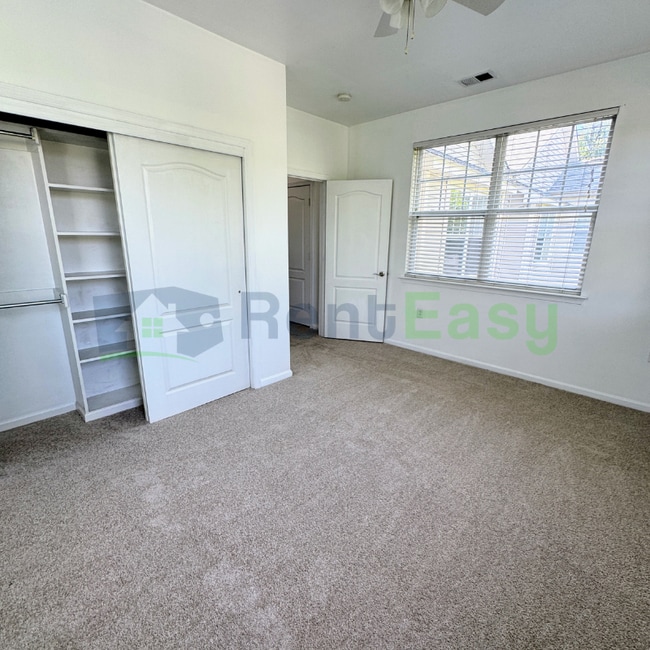 Building Photo - 1323 Emsworth Dr